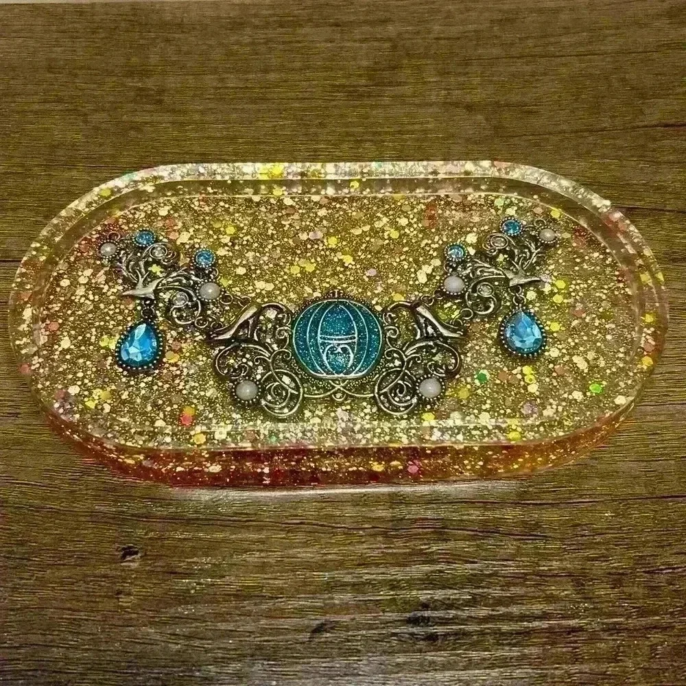 Vintage Cinderella Carriage Pendant Cluster Hand Crafted Resin Trinket Tray
